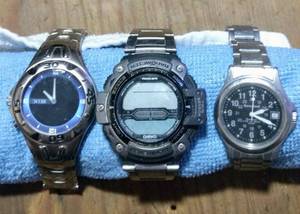 lot 118 image: Three mens watches Amitron DS, Relic By Fossil Mens Quartz Watch Model Zr55048 Wr 30M Blue Dial, Casio SGH-300H all need batteries (One Money)