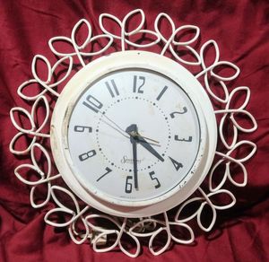 lot 155 image: VINTAGE SESSIONS WALL CLOCK WROUGHT IRON FLOWER MODEL 46145 1950S WORKS was originally black painted white needs some TLC