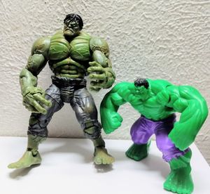 lot 200 image: Two Hulk figures 7 and 4.57 tall (One Money)
