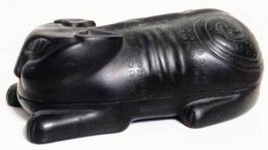 lot 203 image: Chinese carved ink well, Unclear about the carved heavy black material  approximately 5.5  long