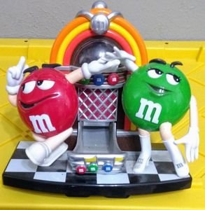 lot 207 image: Vintage M&Ms Rock N Roll Cafe Jukebox Candy Dispenser Green Red MM Music Notes, 8.5 tall x 9.25 wide x 6.25 deep