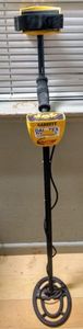 lot 217 image: Garrett ACE 250 Metal Detector does not seem to power up with batteries AA