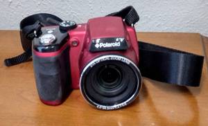 lot 221 image: Polaroid IS2132 Camera 16MP , LCD 3, Zoom 21X Optical, 105X Digital, HD Video, bring 2 AA batteries to test