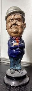 lot 252 image: Oliver Norvell Hardy of Laurel and Hardy in statue form made of plaster and stands approximately 16.5 inches.