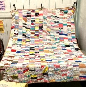 lot 3 image: Quilts (2) - 1st 86 x 72 hand stitched rag  2nd 81x78 Art Deco Diamond Pattern