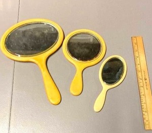 lot 21 image: &nbspVintage Celluloid vanity items&nbsp