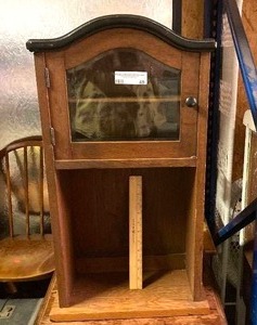 lot 49 image: Wood wall hanging hutch wglass cabinet