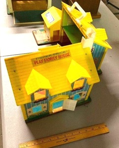 lot 53 image: Fisher Price Family Play House