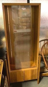 lot 59 image: Mid Century Modern Sliding Glass Case 66 12 x 28 x 11 wcabinet, but no shelves