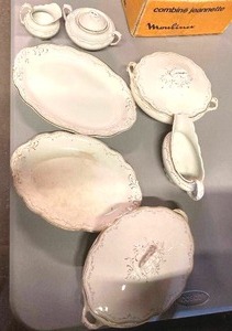 lot 140 image: W.H. Grindley English China Serving Pieces