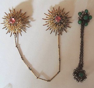 lot 3 image: Jewelry