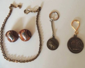 lot 7 image: Jewelry