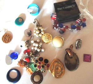 lot 133 image: Jewelry