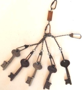 lot 124 image: Jewelry