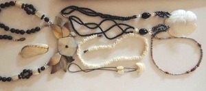 lot 105 image: Jewelry