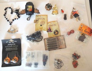 lot 75 image: Jewelry