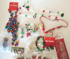 lot 69 image: Jewelry