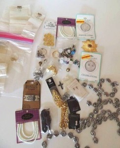 lot 79 image: Jewelry