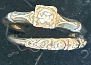 lot 40 image: 14K Gold