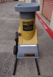 lot 1 image: Chicago Electric 2 12 HP ChipperShredder - TESTEDWORKING
