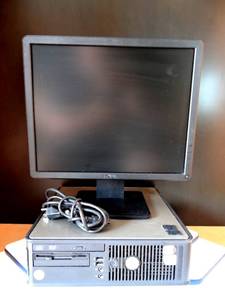 lot 14 image: Vintage Dell Optiplex GX620 Series Computer Pentium 4 3.20GHz w Monitor