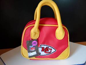 lot 139 image: KANSAS CITY CHIEFS CHILDRENS HAND BAG - NEW W TAGS