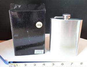 lot 140 image: STAINLESS STEEL FLASK - 8 OZ (NEW IN BOX)