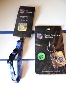 lot 165 image: TENNESSEE TITANS - NFL LICENSED DOG COLLAR & DOG COLLAR CHARM