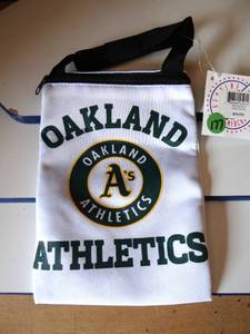 lot 177 image: OAKLAND ATHLETICS GAME DAY POUCH - NEW W TAGS