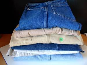 lot 210 image: MENS JEANS - SIZE 40 WAIST - 5 PAIR INCLUDING CALVIN KLEIN - NO RIPS OR TEARS