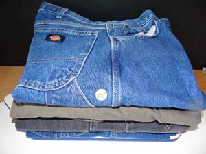 lot 215 image: MENS SIZE 38 WAIST JEANS (4 PAIR) - NO RIPS OR TEARS