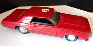 lot 263 image: Vintage 1964 Ford Thunderbird Promo Philco Transistor Radio Model NT-11