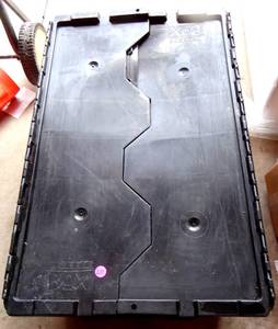 lot 271 image: LARGE LEISURE BOX STORAGE TOTE