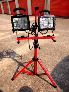 lot 289 image: CRAFTSMAN DOUBLE MOUNTED WORKLIGHT WITH HEAVY DUTY ADJUSTABLE STAND - $$$