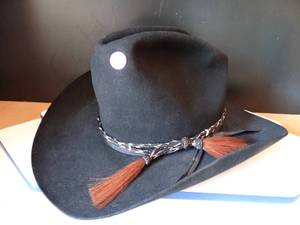 lot 301 image: RESISTOL XXX BEAVER BLACK COWBOY HAT BY RAFTER F WESTERN WEAR - SIZE 7