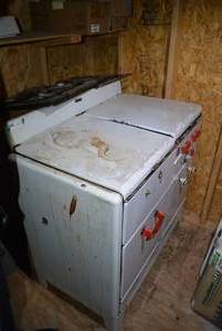 lot 2 image: Vintage Gas Stove Oven   DFW SHIPPING COST $40 PICKUP SUNDAY 829 1P-5P