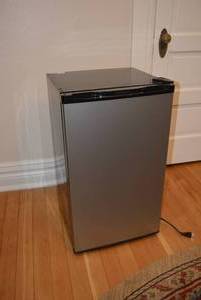 lot 39 image: Frigidaire Mini Refrigerator (Dorm Room Size) Model BFPH33M4LM, 19 x 17.5 32.5 tall   DFW SHIPPING COST $20 PICKUP SUNDAY 829 1P-5P