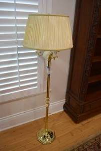 lot 47 image: Brass Floor Lamp, 5 2 tall   DFW SHIPPING COST $10 PICKUP SUNDAY 829 1P-5P