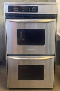 lot 5 image: Frididaire model #PLEB27T8CCB Self Cleaning Convection Oven