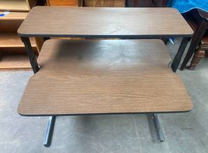 lot 118 image: 2 Tier Desk