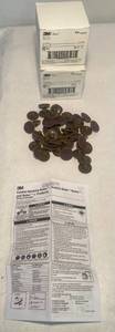 lot 26 image: 3M Roloc Sanding Bits