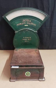 lot 1 image: Vintage Triner Peerless-Allsteel Post Office Scale