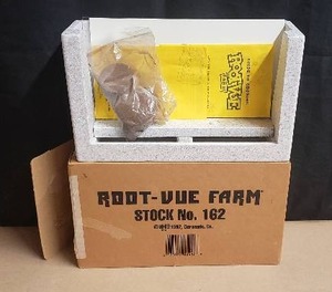 lot 97 image: HSP Nature Toys Root Vue Farm
