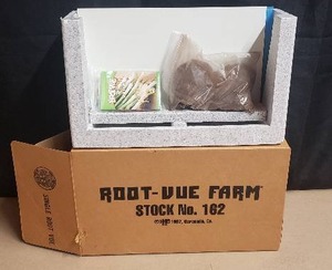 lot 98 image: HSP Nature Toys Root Vue Farm