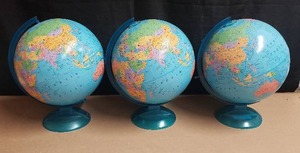 lot 107 image: Lot of 3 Replogle World Discovery Series 12 Globes
