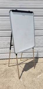 lot 140 image: Adjustable Whiteboard Easel