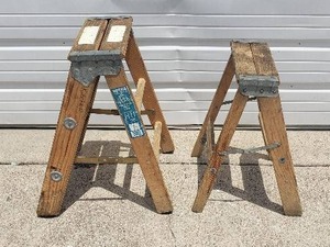 lot 178 image: 22 and 27 Wood Ladders
