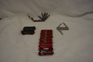 lot 270 image: Swiss Army Knife Keychains and Multitools