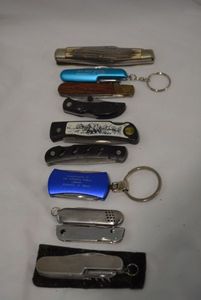 lot 271 image: Pocket Knives and Keychains, 2 to 4 Inch Sizes