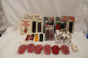 lot 337 image: Various Lighters, see pictures